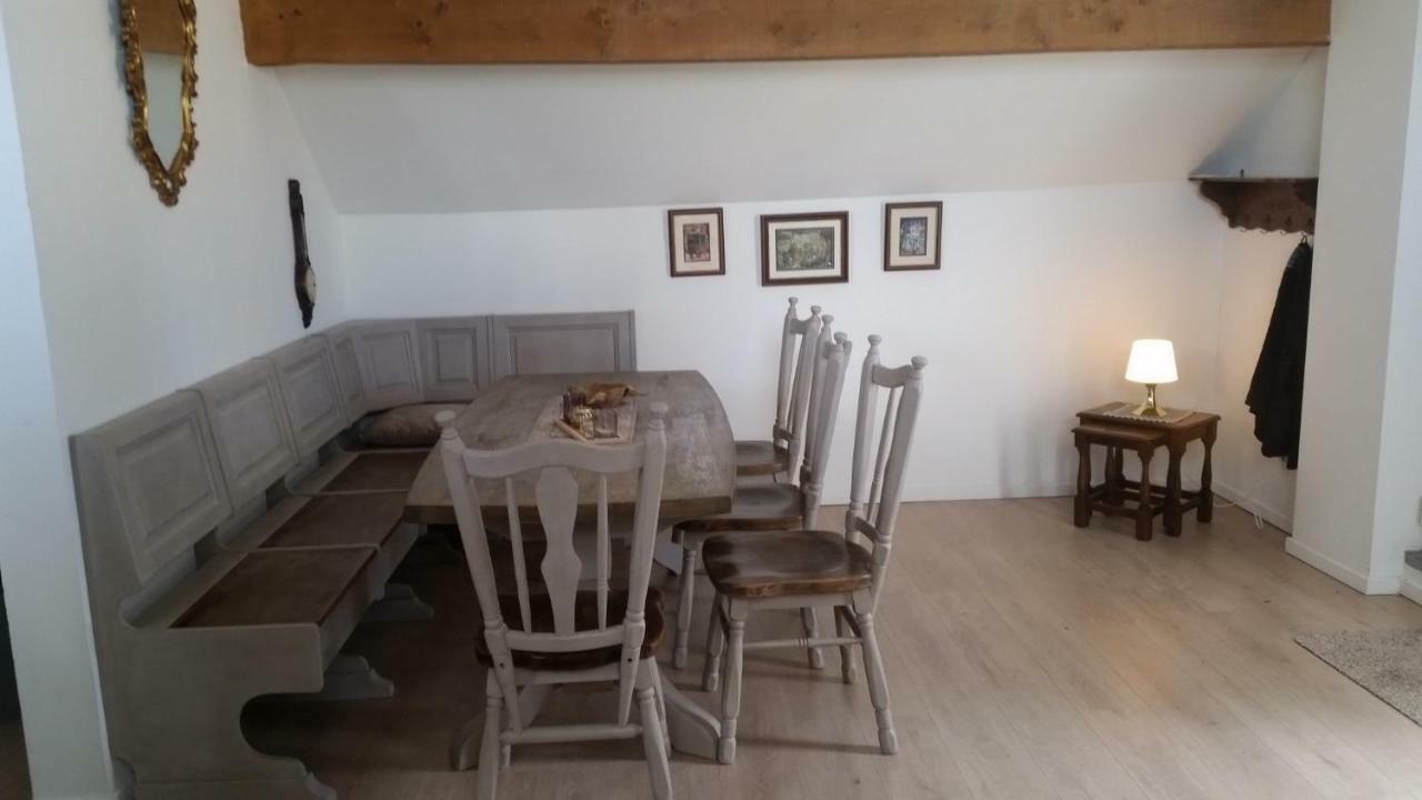 King Of Gold Stables Met Stalling Voor 5 Paarden Apartment Zutendaal